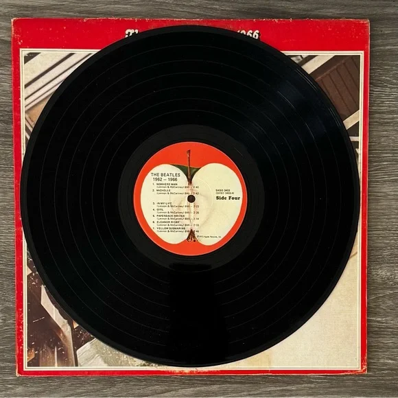 Vintage The Beatles 1962-1966 Vinyl Records - Picture 8 of 8
